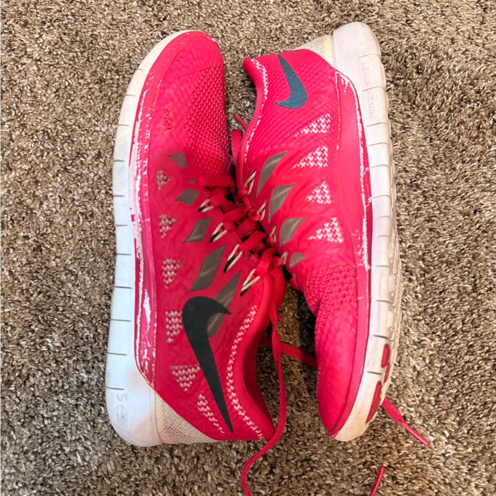 Nike Women's Bright Pink Athletic Shoes